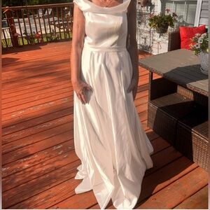 JJSHOUSE Elegant White Wedding Satin Gown
